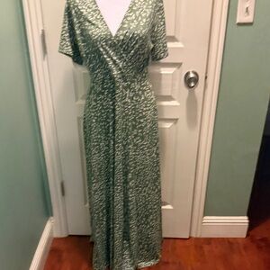 Chic Green Patterned Maxi Dress